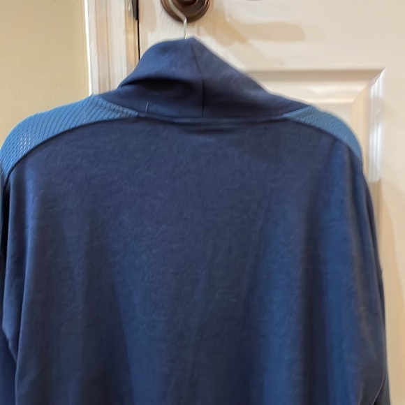 Like new Under armour women’s funnel neck top, denim blue,  size XL - Picture 2 of 4